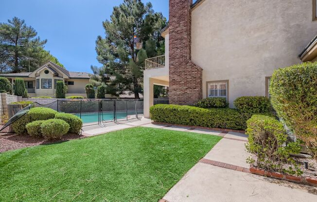 38 HUMMINGBIRD LN - GATED ESTATE HOME W/POOL! AVAILABLE 03/09/2026