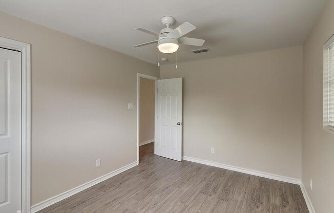 1106 Bradshaw - 3/bed 2/bath $1595/mo