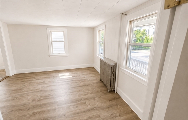 23 KNOWLTON ST