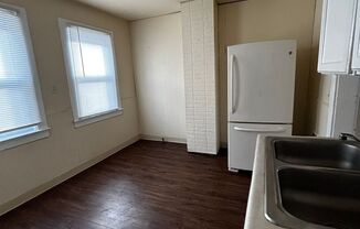 3 beds, 1 bath, $1,300