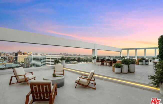 3 beds, 4 baths, 3,580 sqft, $29,900, Unit PHE