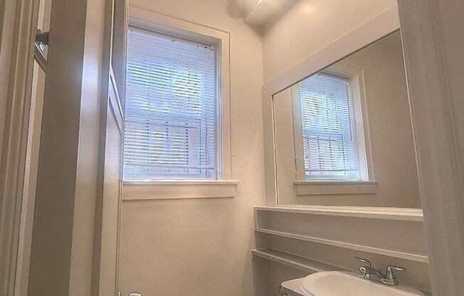 Studio, 1 bath, 280 sqft, $1,350, Unit 104