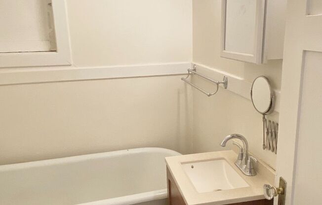 1 bed, 1 bath, 575 sqft, $1,895, Unit 205
