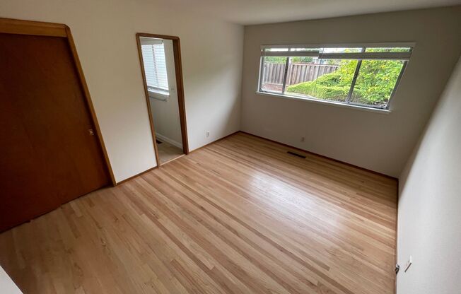 $3,790 / 3b/2bth - COMPLETELY REMODELED HOME IN GLENMOOR
