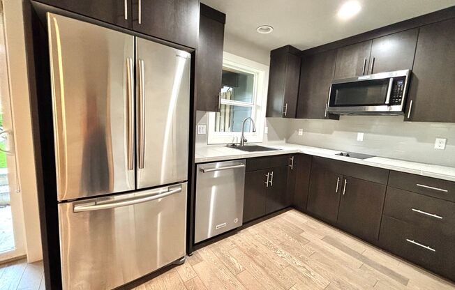 Large Updated 1 Bedroom ADU Unit in the Alberta Arts District!