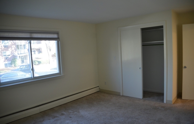 2 beds, 1 bath, 780 sqft, $2,200, Unit D