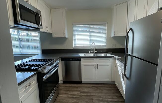 6330 Newlin