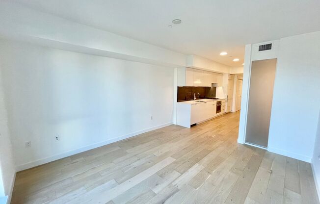 SOMA, Fitness Center, Shared Rooftop w/ Stunning Views, Laundry - PROGRESSIVE