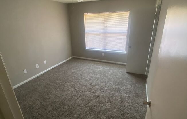 2 beds, 1.5 baths, 960 sqft, $1,075, Unit 27