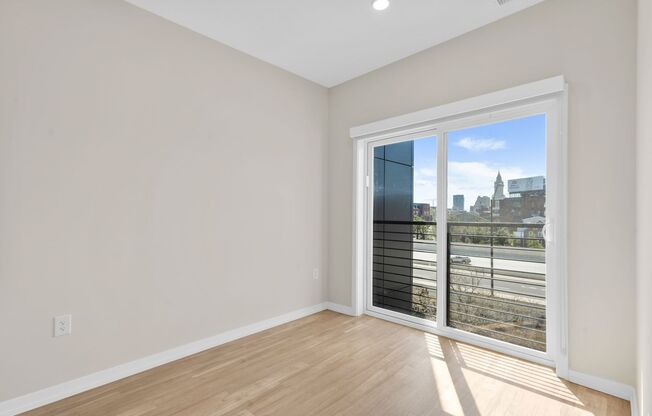 1 bed, 1 bath, 614 sqft, $2,160, Unit 521
