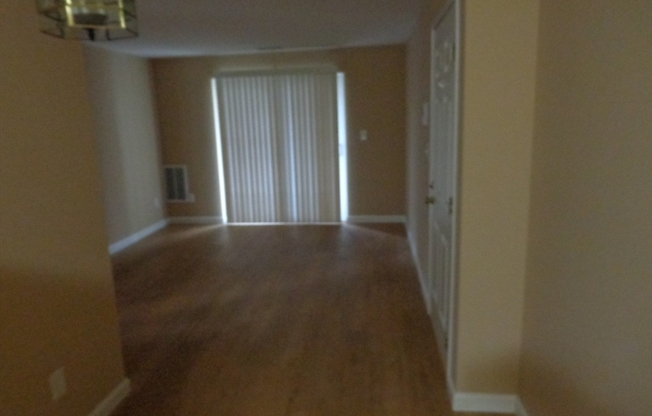 2 beds, 1 bath, 706 sqft, $2,000, Unit 50