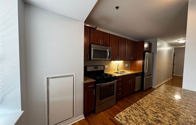 2 beds, 1 bath, 1,000 sqft, $2,000, Unit 303