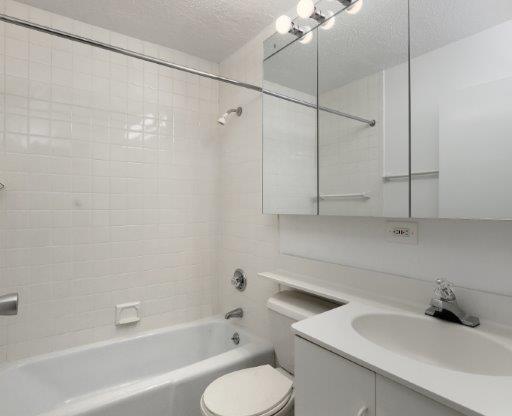 Studio, 1 bath, $4,025, Unit 17J