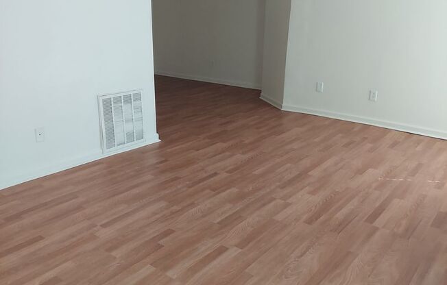 1 bed, 1 bath, 780 sqft, $825, Unit 3008-7