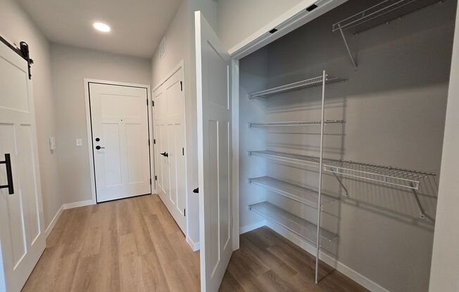 Studio, 1 bath, 612 sqft, $1,490, Unit 8421-223