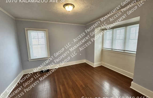 1070 KALAMAZOO AVE SE