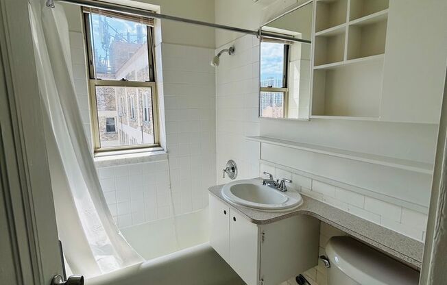 Studio, 1 bath, 241 sqft, $1,230, Unit 614