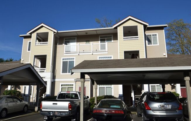 2 beds, 1 bath, $2,000, Unit # #T 202