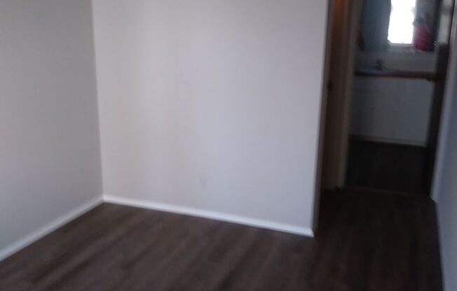 1 bed, 1 bath, 550 sqft, $975, Unit 10