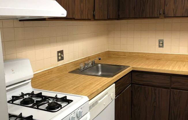 Charming 2 Bedroom Condo in Gwynn Oak!