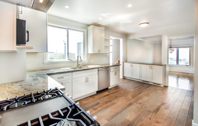 1787 16 AVE