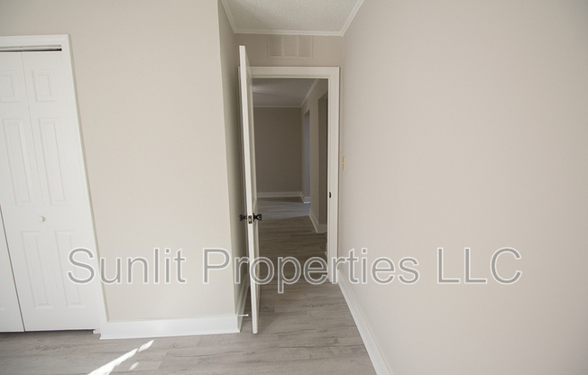 3 beds, 1 bath, 1,135 sqft, $1,400