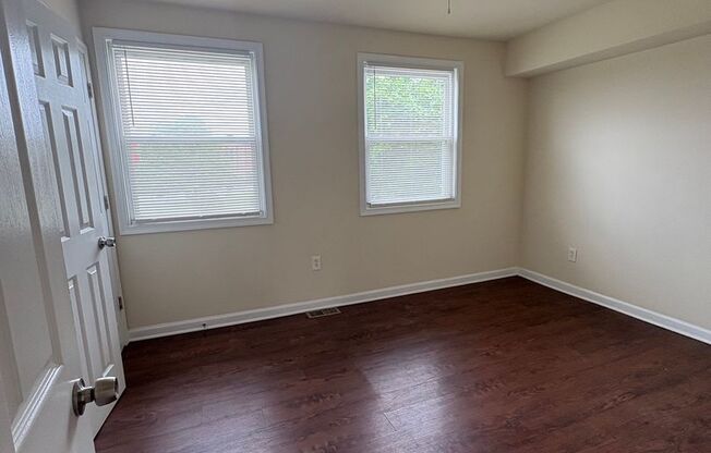 4 BEDROOM TOWNHOME AVAILABLE ** VOUCHER HOLDERS ONLY**