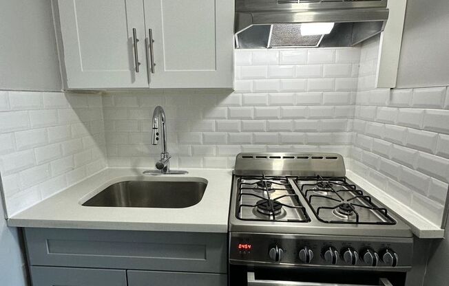 Studio, 1 bath, 650 sqft, $1,525, Unit Apt 8F