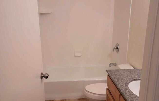 2 beds, 1 bath, 900 sqft, $1,500, Unit 144 North 500 East