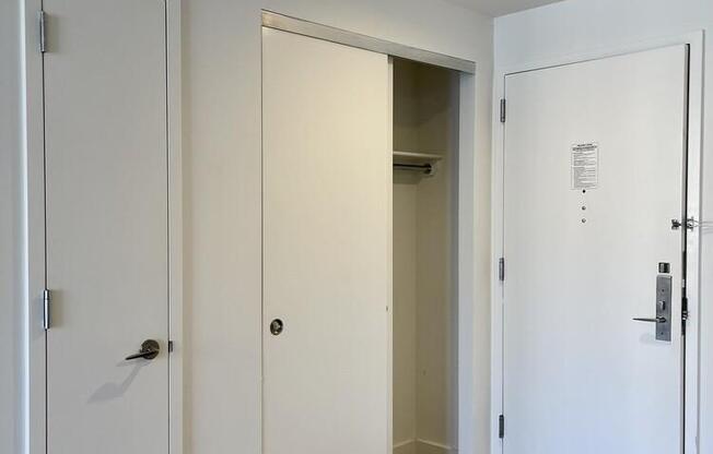 1 bed, 1 bath, $4,577, Unit 1212