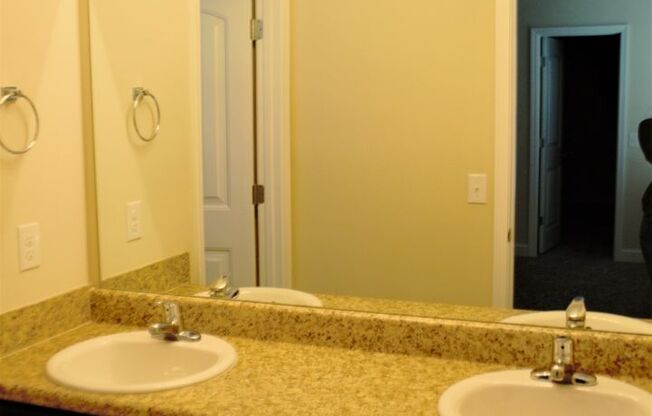 44 Hartland Ct
