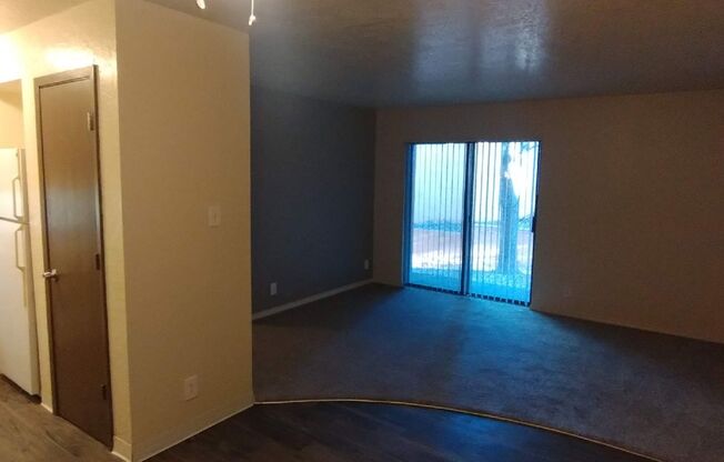 1 bed, 1 bath, 650 sqft, $950, Unit 415