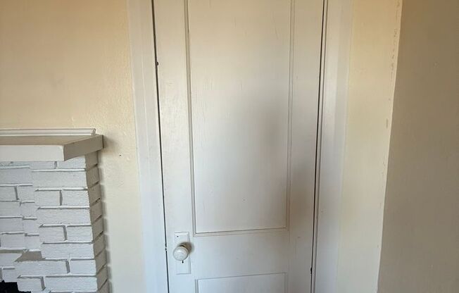 Studio, 1 bath, 295 sqft, $835, Unit Old King Edward 351