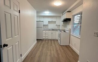 2 beds, 1 bath, 643 sqft, $1,275, Unit 1727B