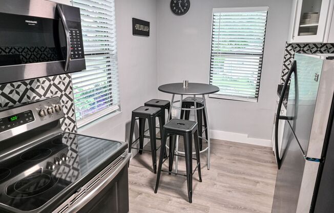 4 beds, 2 baths, 1,200 sqft, $3,200, Unit 205 W Frances, Unit 3