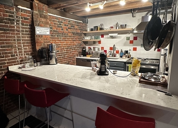 120 Commercial St Apt 4-2