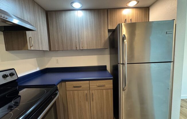 2 beds, 2 baths, 892 sqft, $1,545, Unit 303