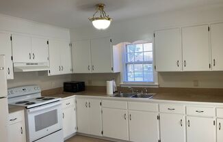 2 beds, 1 bath, $1,325