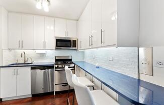 1 bed, 1 bath, 649 sqft, $4,350, Unit 14M