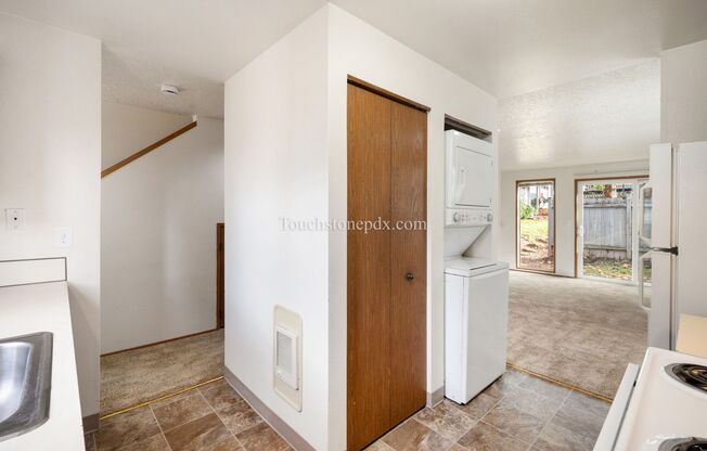 2 beds, 1.5 baths, $1,650, Unit 18190