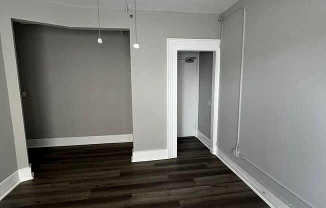 Studio, 1 bath, 380 sqft, $1,225, Unit 412
