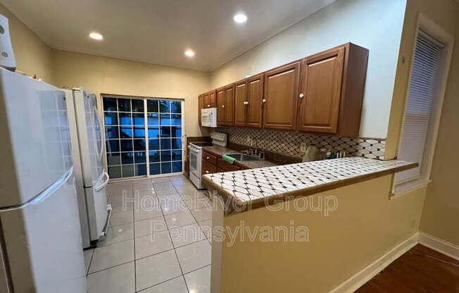 3856 FAIRMOUNT AVE