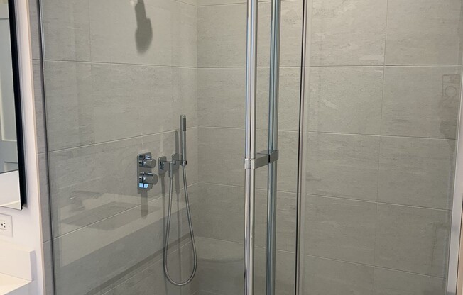 Studio, 1 bath, 371 sqft, $4,500, Unit 2406