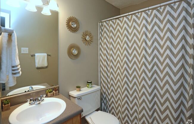 2 beds, 2 baths, $1,049, Unit 1812