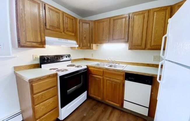 2 beds, 1 bath, $1,295, Unit 4