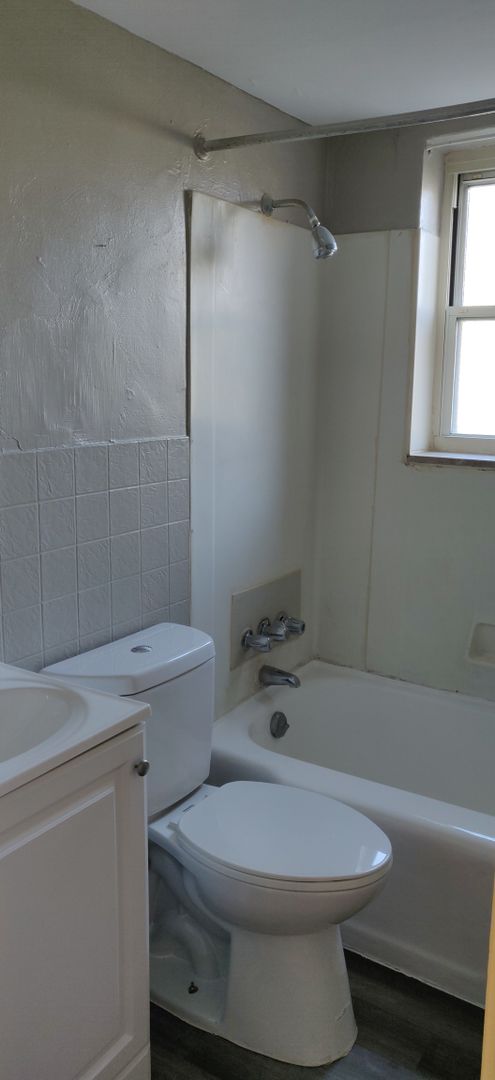 1 bed, 1 bath, 515 sqft, $800, Unit 1745-44