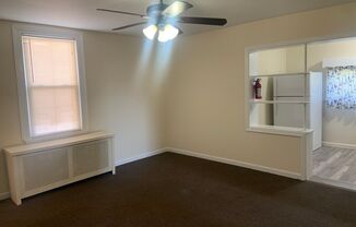 1 bed, 1 bath, $1,000, Unit B