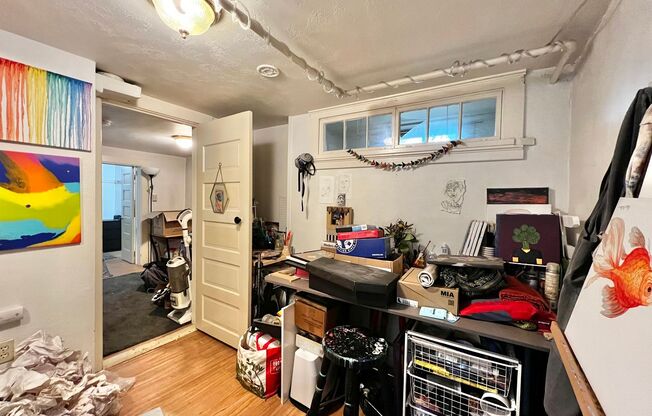 Cozy 1-Bedroom Basement Apartment in Old Town!