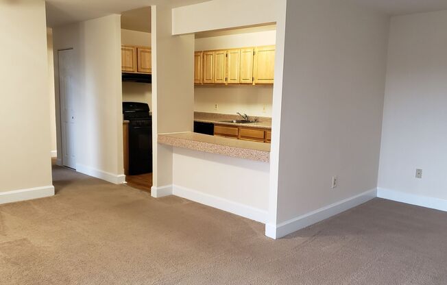 3 beds, 2 baths, 1,300 sqft, $2,325, Unit 3412 #104