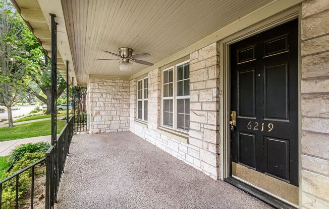 2 bedroom, 1 Bath Austin Stone Cottage in Lakewood
